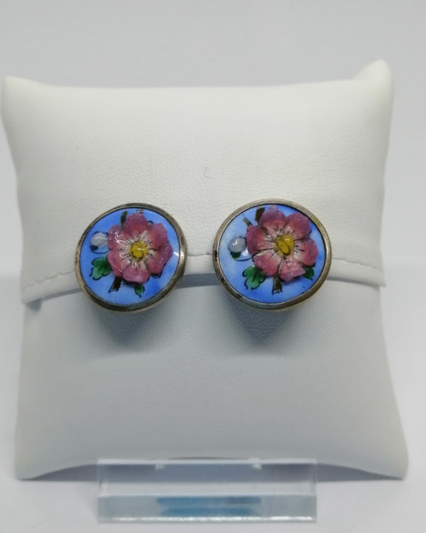 Boucles d'oreilles, clip, travail d'émail en relief, 1930-40.