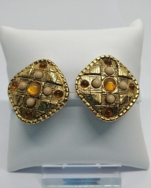 Boucles d'oreilles, clip, forme coussin, façon tissus imprimé, 1970-80.