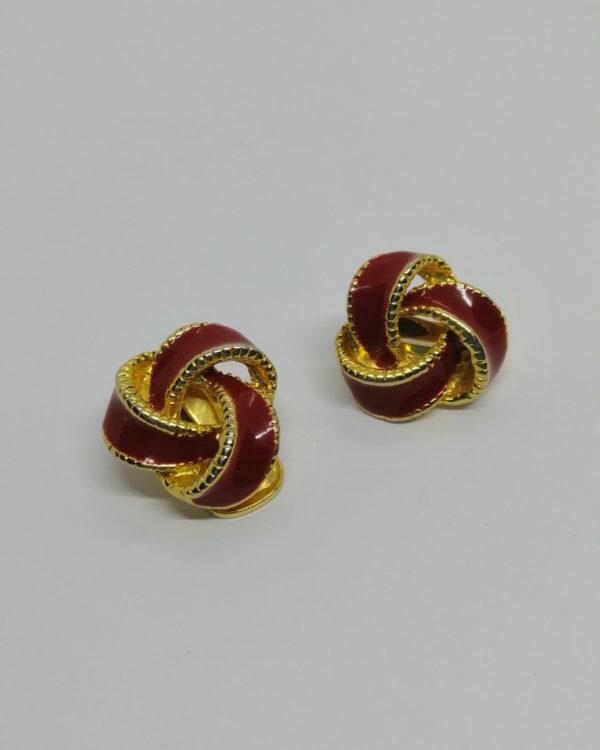 Boucles d'oreilles, clip, modèle ruban croisé, émail rouge, 1970-80. – Image 2