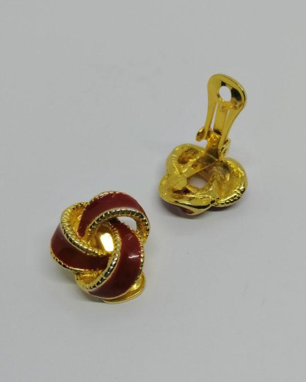 Boucles d'oreilles, clip, modèle ruban croisé, émail rouge, 1970-80. – Image 3