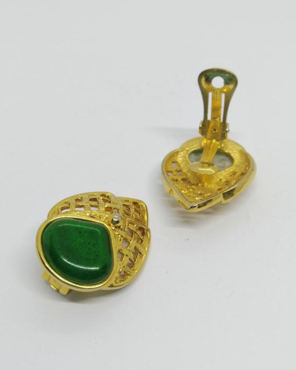 Boucles d'oreilles, clip, laiton jaune ajouré et cabochon de pâte de verre marbré, 1970-80. – Image 3