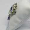Broche, pavage de strass blanc et bleu, avec pampilles, 1930-40. – Image 2