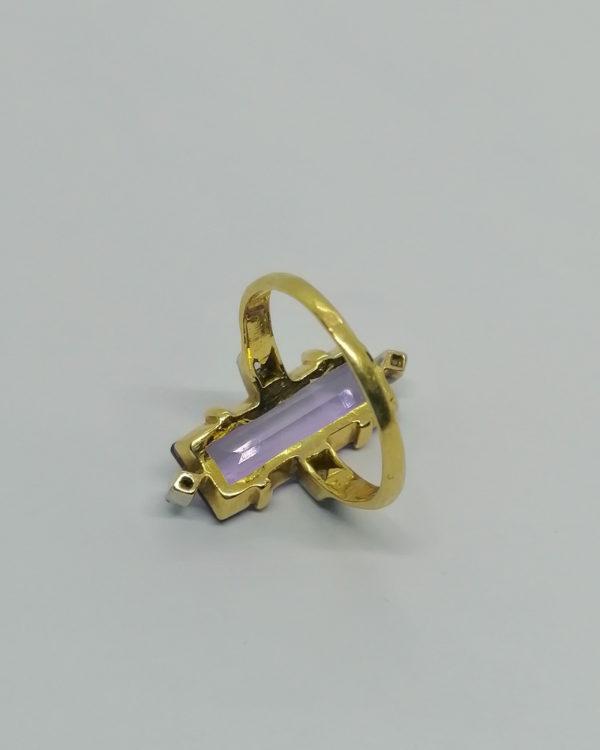 Bague en or, avec roses de diamant et améthyste baguette, vers 1900. – Image 3