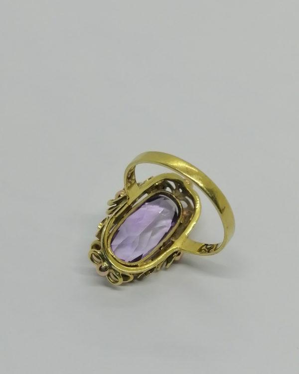 Bague en or jaune et rosé, avec améthyste facettée naturelle, vers 1920. – Image 3