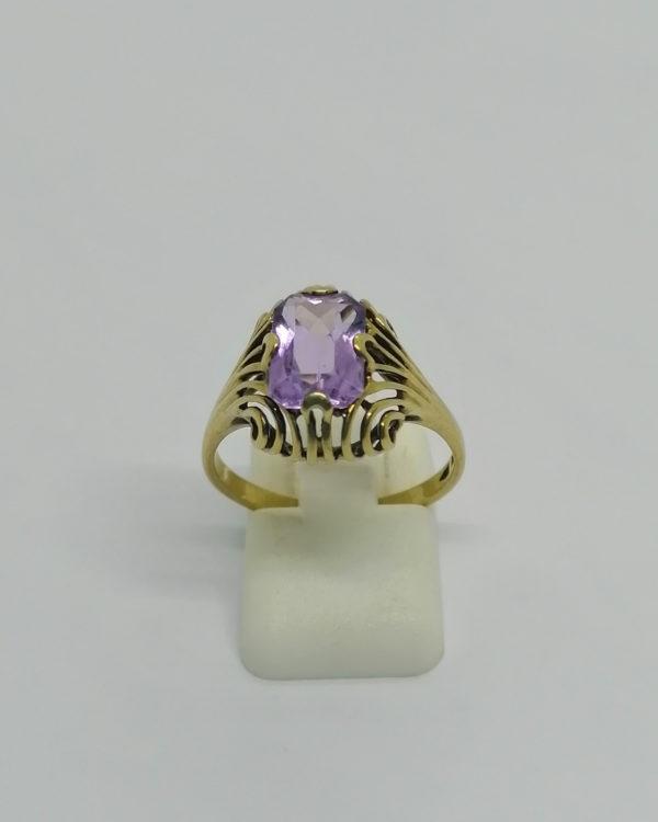Bague alliage d'or 8ct, avec améthyste facettée naturelle, vers 1900-1920.