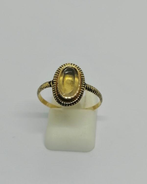 Bague en or rosé, avec compartiment pour cheveux, émaillée, vers 1860.