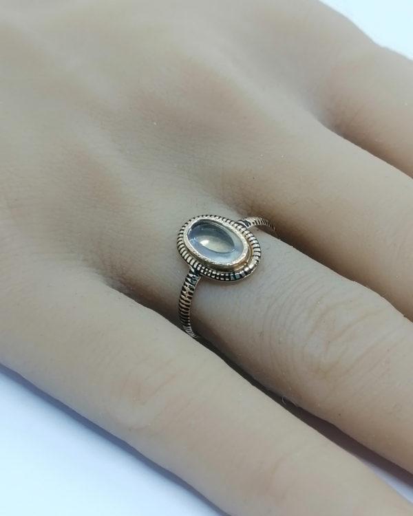 Bague en or rosé, avec compartiment pour cheveux, émaillée, vers 1860. – Image 6