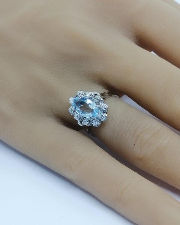 Bague en or gris, sertie de diamants taillés et d'une aigue-marine facettée, vers 1950. – Image 6
