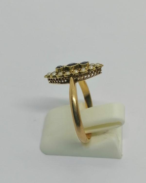 Bague en or rosé, petite marquise saphir doublet et demi-perles fines, 1900. – Image 2