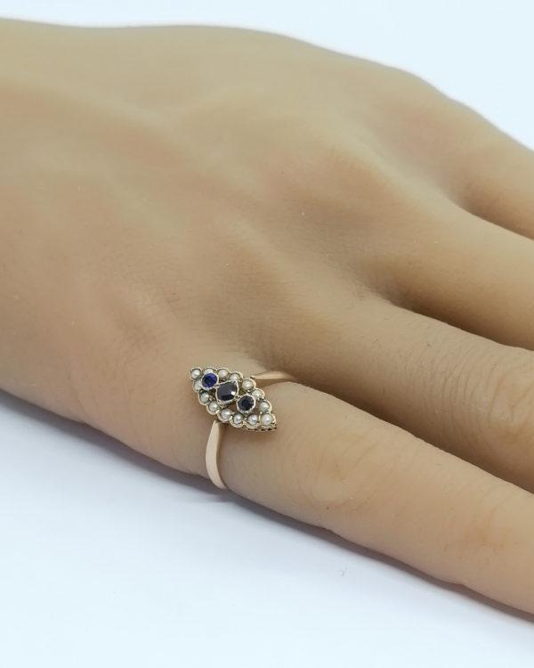 Bague en or rosé, petite marquise saphir doublet et demi-perles fines, 1900. – Image 5