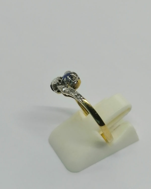 Bague en or rosé, petit modèle toi et moi, saphir et rose de diamant, vers 1900-20. – Image 2