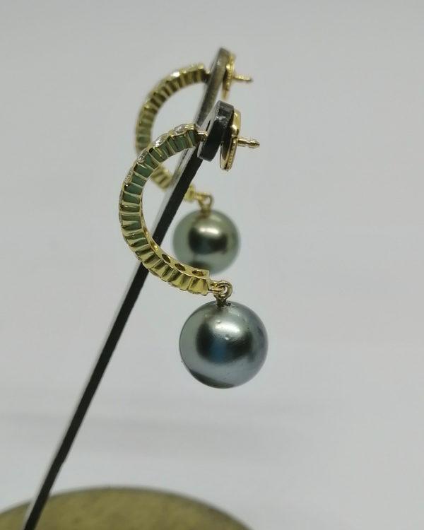Boucles d'oreilles en or sertie de diamants et perle de Tahiti, création originale. – Image 4