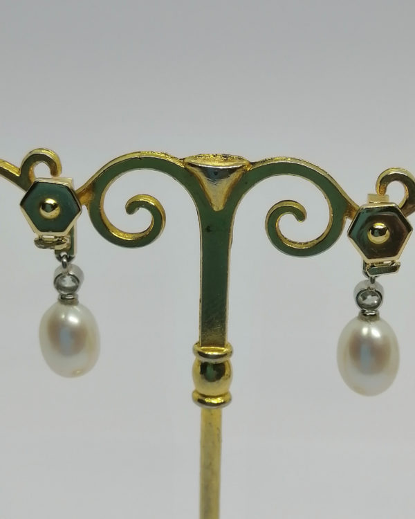 Boucles d'oreilles en or, sertie de diamants et perles en pampille, vers 1925-35. – Image 6
