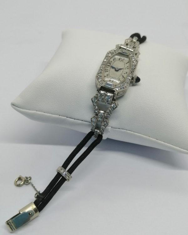 Bracelet, montre en platine, pavage de diamants, Art Déco vers 1925-30. – Image 3