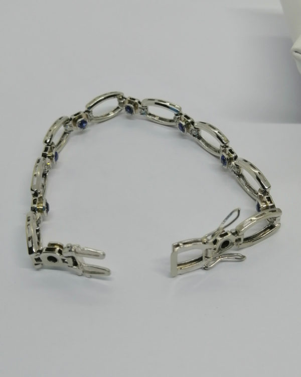 Bracelet en or gris, avec sertie de saphirs et diamants, maille Art Déco, vers 1925-30. – Image 6