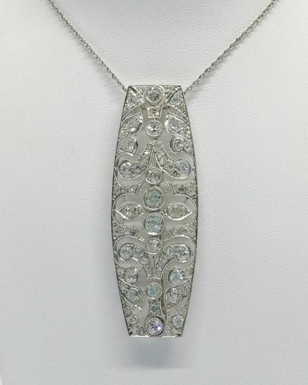 Broche/pendentif, or gris et platine, ajourée avec pavage de diamants, Art Déco 1925-30. – Image 2