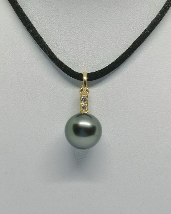 Pendentif, en or, création avec diamants et grosse perle de Tahiti. – Image 2
