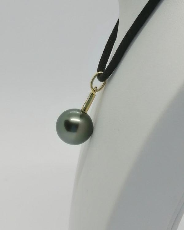 Pendentif, en or, création avec diamants et grosse perle de Tahiti. – Image 3