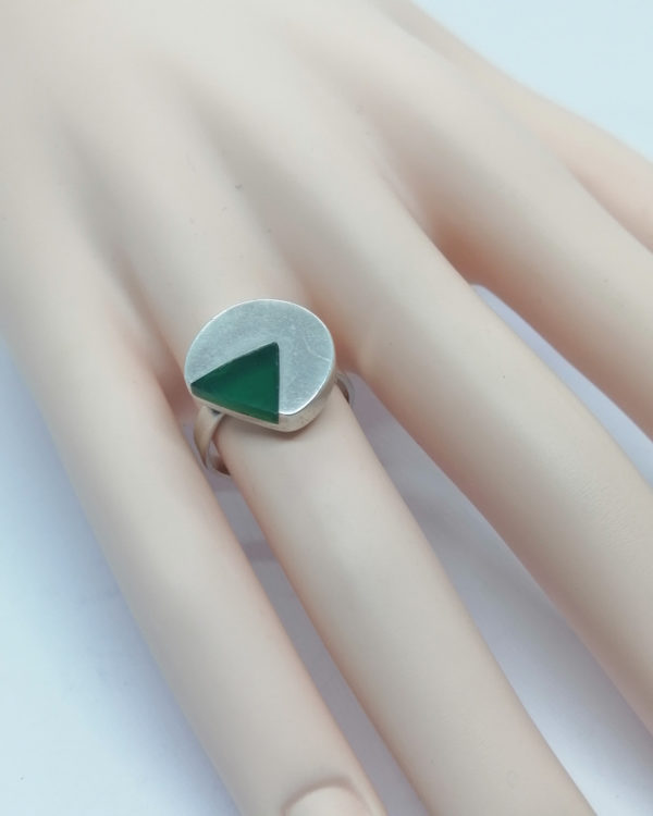 Bague argent, avec inclusion d'agate verte, 1960. – Image 5