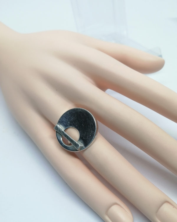 Bague argent, cercle ajouré d'un plus petit cercle, marque Kenzo. – Image 4