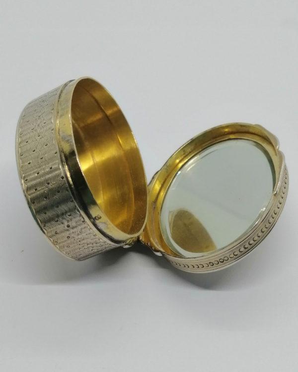Boîte à pilules, argent, entièrement guillochée, vers 1920-30. – Image 5