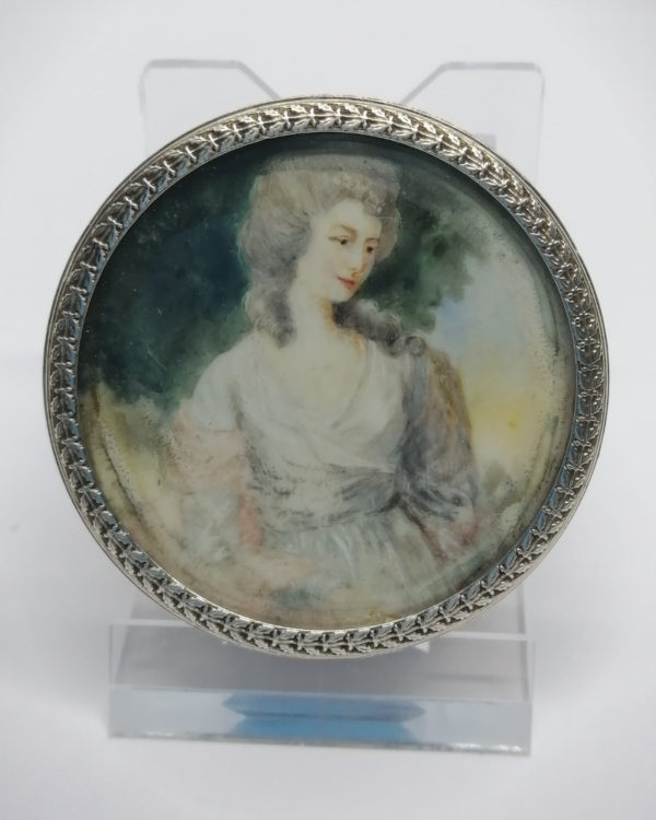 Boîte ronde en argent, avec miniature peinte, vers 1860-1890.