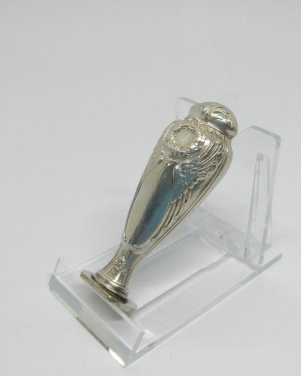 Cachet ou sceau, argent massif, décor végétal.