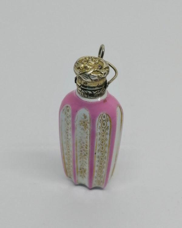 Flacon à sels ou de pâmoison, argent/vermeil et opaline peinte, Napoléon III.