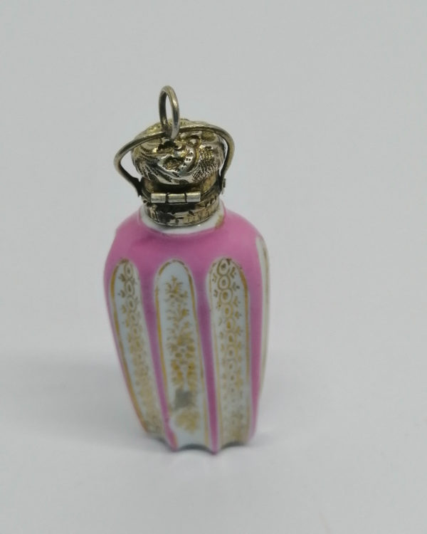 Flacon à sels ou de pâmoison, argent/vermeil et opaline peinte, Napoléon III. – Image 2