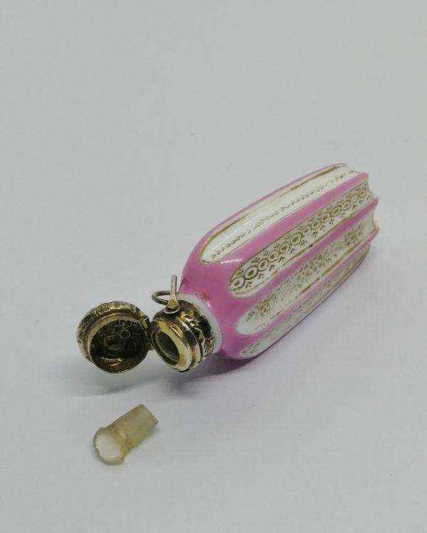 Flacon à sels ou de pâmoison, argent/vermeil et opaline peinte, Napoléon III. – Image 3