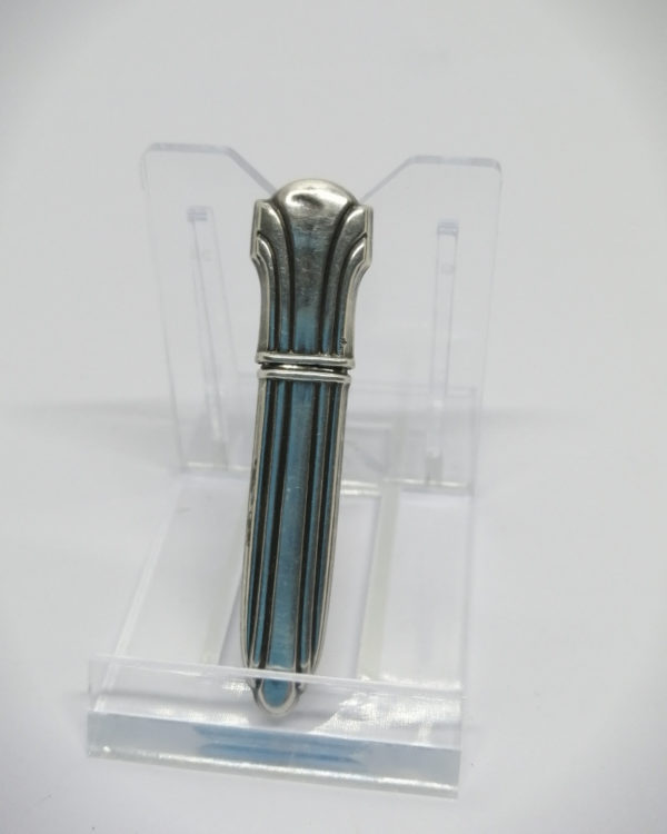 Porte-aiguilles, argent massif, décor sobre, Art Déco vers 1925-30.
