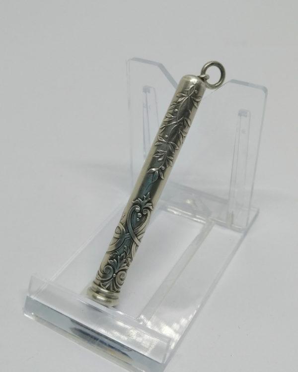Porte-crayon, argent massif, décor végatal, Art Nouveau vers 1900.