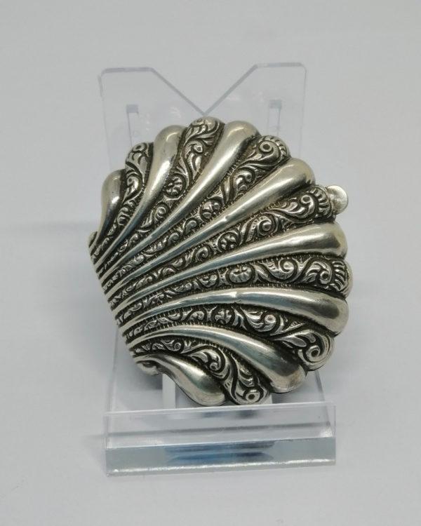 Petit porte-monnaies, argent massif, en forme de coquillage, vers 1900. – Image 2