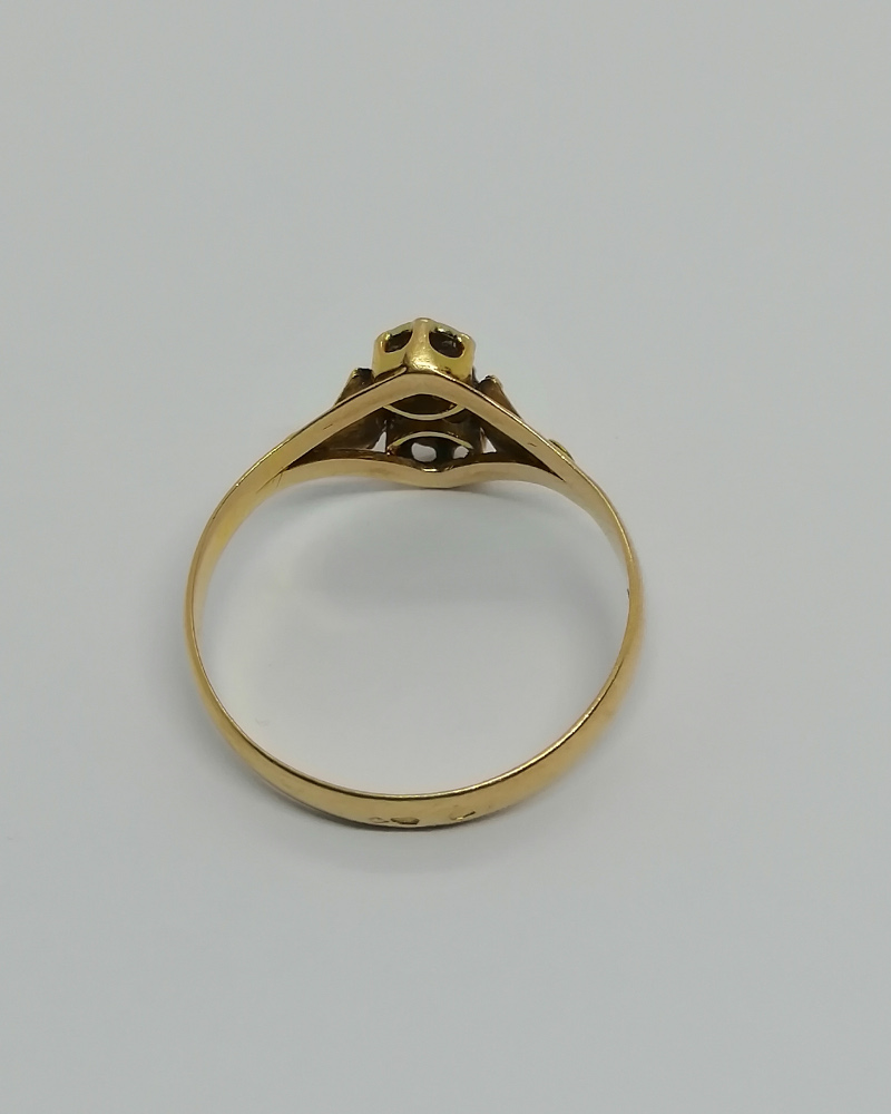 Bague or rosé et vert, et sertie grains de deux demi-perles fines, 1900. – Image 3