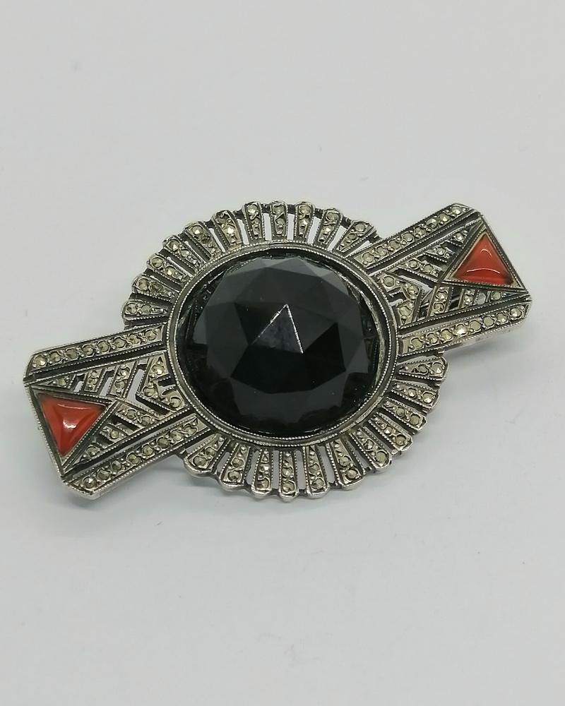 Broche argent, de forme très géométrique, ajourée, cabochon de verre facetté, pavage marcasites, 1930, Art Déco. – Image 2