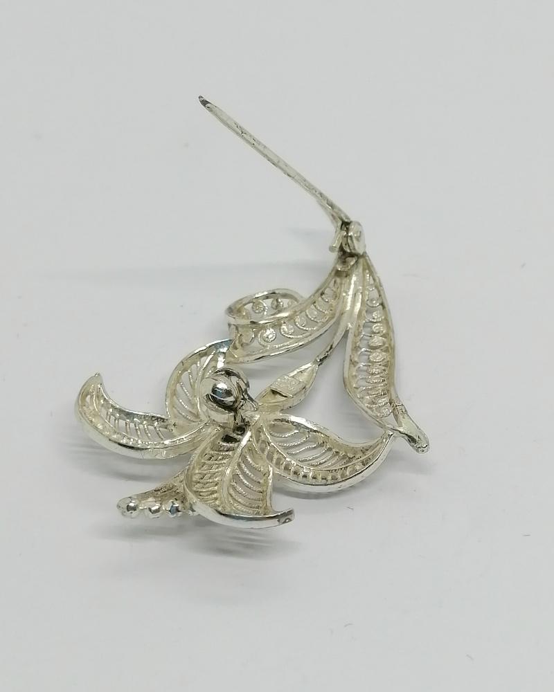 Broche argent, fleur stylisée, ajourée et un peu de filigrané, 1960-80. – Image 4