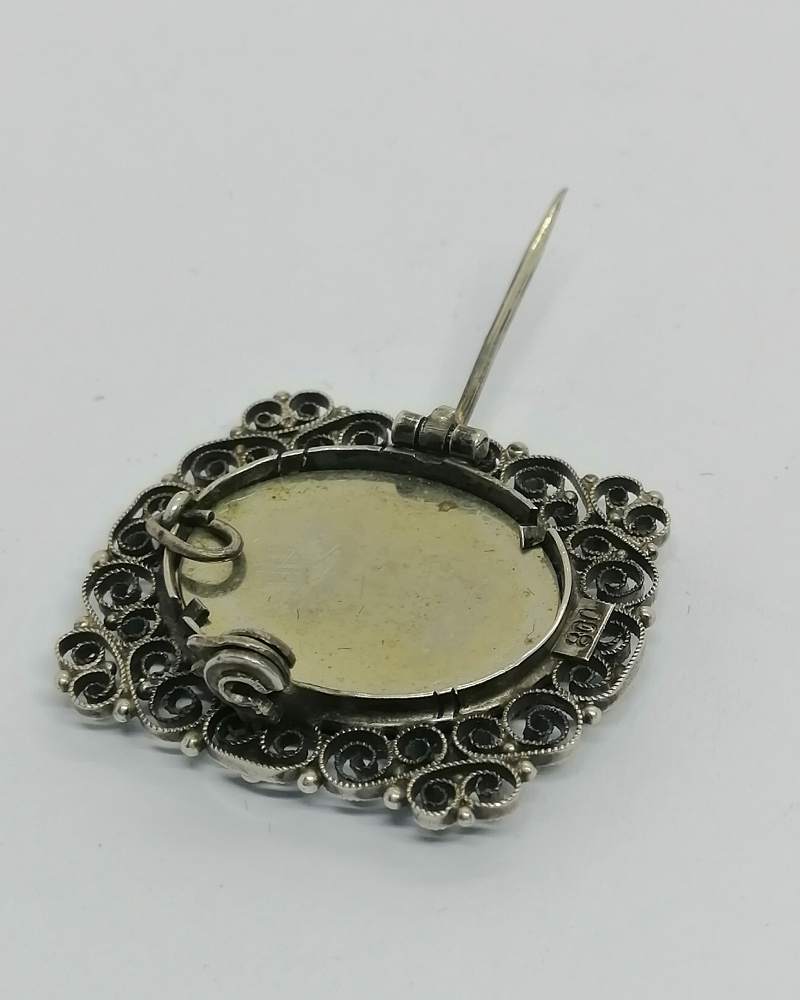 Broche argent, filigranée avec miniature peinte, travail Italien. – Image 4