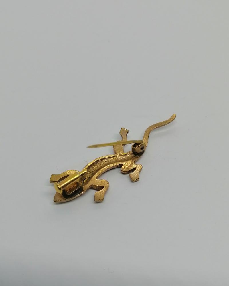 Petite salamandre en laiton jaune, vers 1900-20. – Image 3