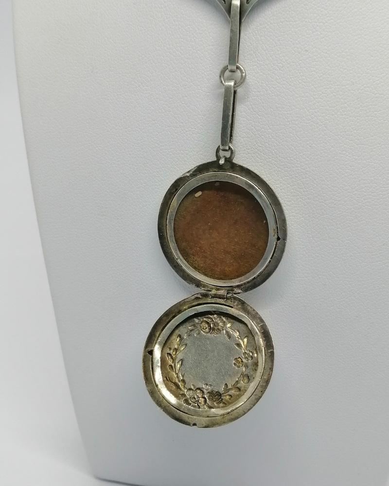 Collier en argent, avec porte-photo, motifs de fleurs, Art Nouveau, vers 1910-20. – Image 4