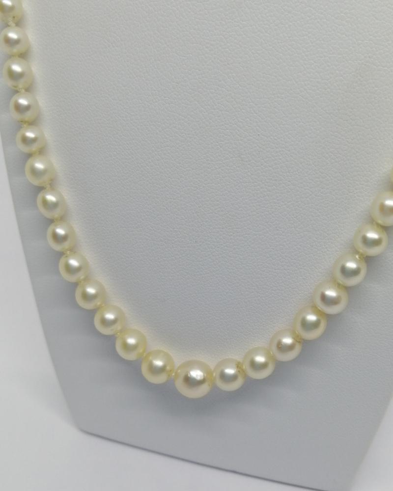 Collier or et perles de culture blanche, en chute, fermoir or gris et diamants, 1920-30. – Image 2