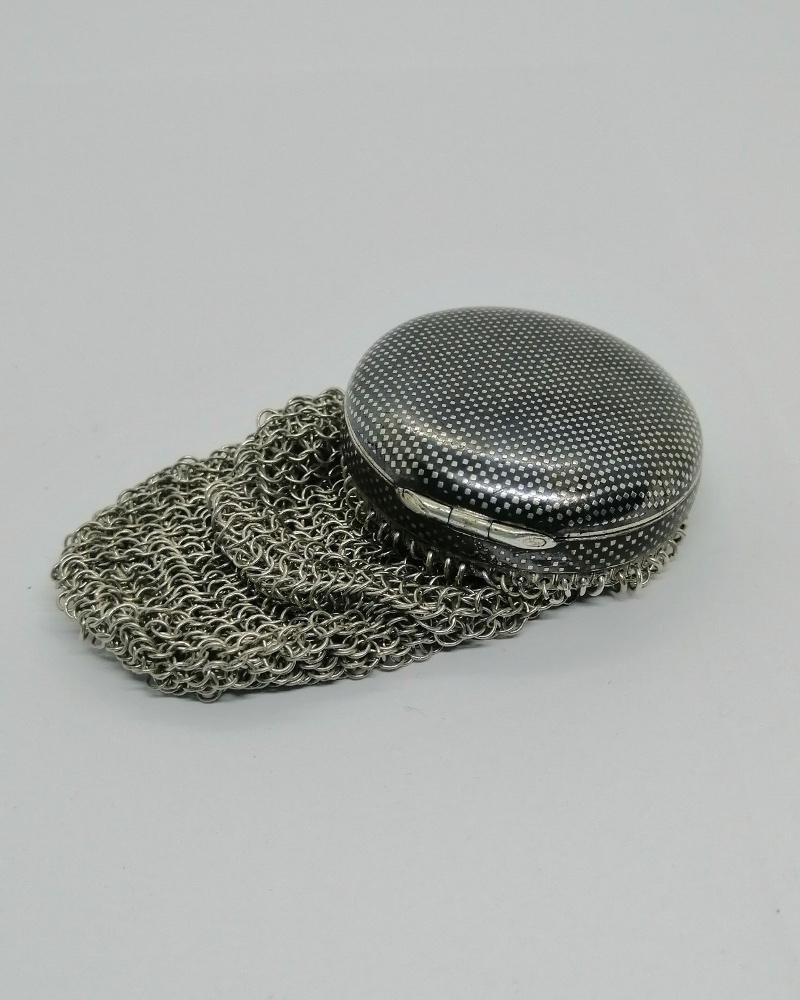 Bourse en argent massif, modèle rond et niellé, rare, 1900. – Image 3