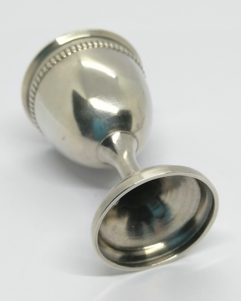 Coquetier argent massif, sur pied rond, avec décor godronné, 1920-30. – Image 2