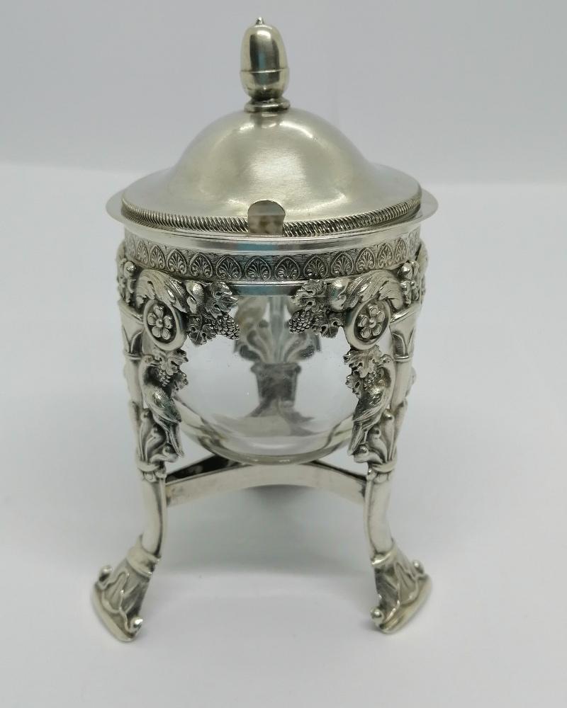Moutardier argent massif , et son gobelet en cristal transparent, vers 1860-80. – Image 2